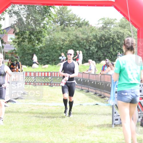 21.06.2026 - 29. Vierlanden-Triathlon Andreas Tolksdorf http://msf.ph/oto/9891325 21.06.2026 13:21:24 Ziel 176, 176 meine-sportfotos.de