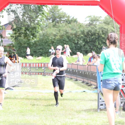 21.06.2026 - 29. Vierlanden-Triathlon Andreas Tolksdorf http://msf.ph/oto/9891328 21.06.2026 13:21:24 Ziel 176, 176 meine-sportfotos.de