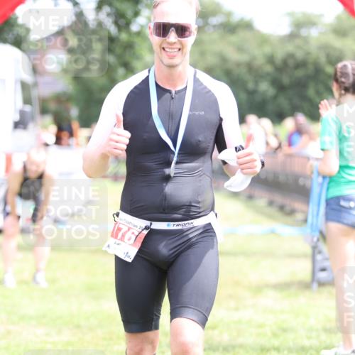 21.06.2026 - 29. Vierlanden-Triathlon Andreas Tolksdorf http://msf.ph/oto/9891330 21.06.2026 13:21:33 Ziel  meine-sportfotos.de