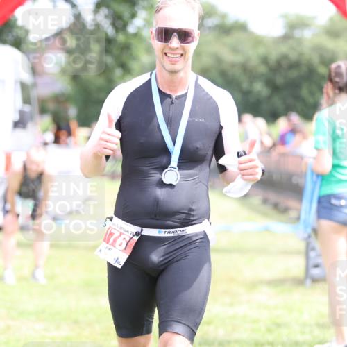 21.06.2026 - 29. Vierlanden-Triathlon Andreas Tolksdorf http://msf.ph/oto/9891332 21.06.2026 13:21:33 Ziel  meine-sportfotos.de