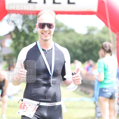 21.06.2026 - 29. Vierlanden-Triathlon Andreas Tolksdorf http://msf.ph/oto/9891335 21.06.2026 13:21:34 Ziel  meine-sportfotos.de