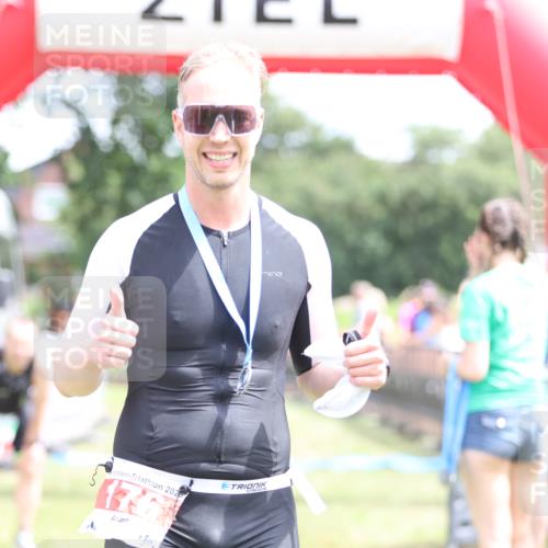 21.06.2026 - 29. Vierlanden-Triathlon Andreas Tolksdorf http://msf.ph/oto/9891336 21.06.2026 13:21:34 Ziel  meine-sportfotos.de