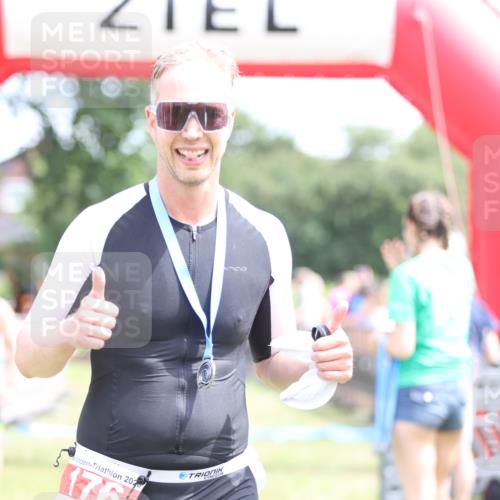 21.06.2026 - 29. Vierlanden-Triathlon Andreas Tolksdorf http://msf.ph/oto/9891339 21.06.2026 13:21:34 Ziel  meine-sportfotos.de