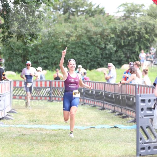 21.06.2026 - 29. Vierlanden-Triathlon Andreas Tolksdorf http://msf.ph/oto/9891345 21.06.2026 13:22:02 Ziel 195, 740, 984, 195, 740, 984 meine-sportfotos.de