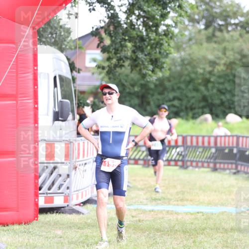 21.06.2026 - 29. Vierlanden-Triathlon Andreas Tolksdorf http://msf.ph/oto/9891357 21.06.2026 13:22:09 Ziel 195, 740, 195, 740 meine-sportfotos.de