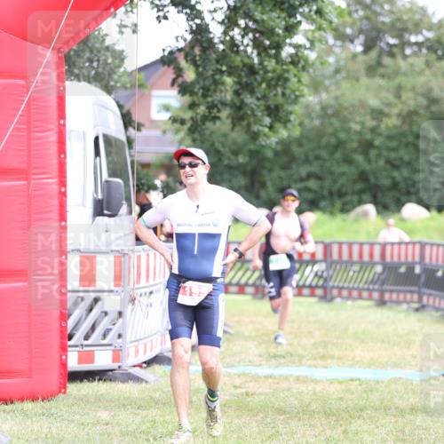 21.06.2026 - 29. Vierlanden-Triathlon Andreas Tolksdorf http://msf.ph/oto/9891358 21.06.2026 13:22:09 Ziel 195, 740, 195, 740 meine-sportfotos.de