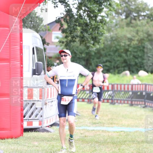 21.06.2026 - 29. Vierlanden-Triathlon Andreas Tolksdorf http://msf.ph/oto/9891360 21.06.2026 13:22:09 Ziel 195, 740, 195, 740 meine-sportfotos.de