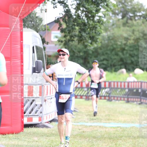 21.06.2026 - 29. Vierlanden-Triathlon Andreas Tolksdorf http://msf.ph/oto/9891363 21.06.2026 13:22:10 Ziel 195, 740, 1014, 195, 740, 1014 meine-sportfotos.de
