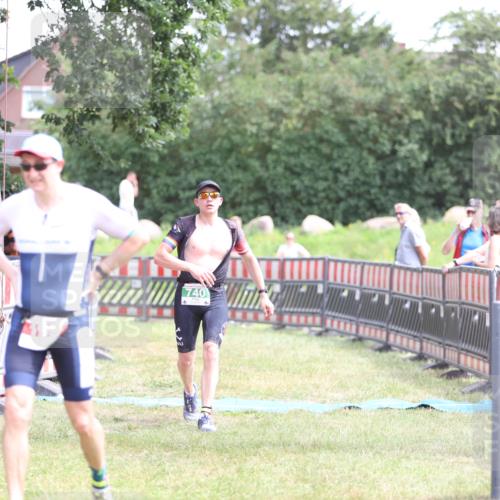 21.06.2026 - 29. Vierlanden-Triathlon Andreas Tolksdorf http://msf.ph/oto/9891367 21.06.2026 13:22:12 Ziel 740, 1014, 740, 1014 meine-sportfotos.de