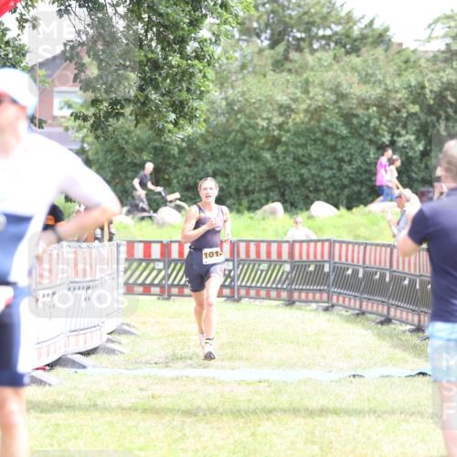 21.06.2026 - 29. Vierlanden-Triathlon Andreas Tolksdorf http://msf.ph/oto/9891377 21.06.2026 13:22:20 Ziel 293, 779, 1014, 293, 779, 1014 meine-sportfotos.de