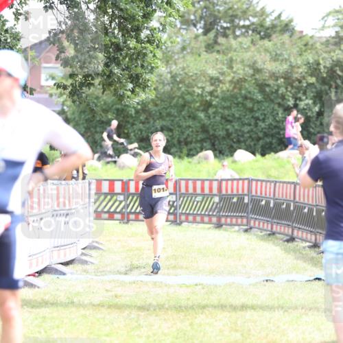 21.06.2026 - 29. Vierlanden-Triathlon Andreas Tolksdorf http://msf.ph/oto/9891378 21.06.2026 13:22:20 Ziel 293, 779, 1014, 293, 779, 1014 meine-sportfotos.de