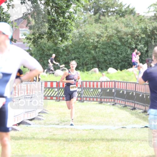 21.06.2026 - 29. Vierlanden-Triathlon Andreas Tolksdorf http://msf.ph/oto/9891379 21.06.2026 13:22:20 Ziel 293, 779, 1014, 293, 779, 1014 meine-sportfotos.de