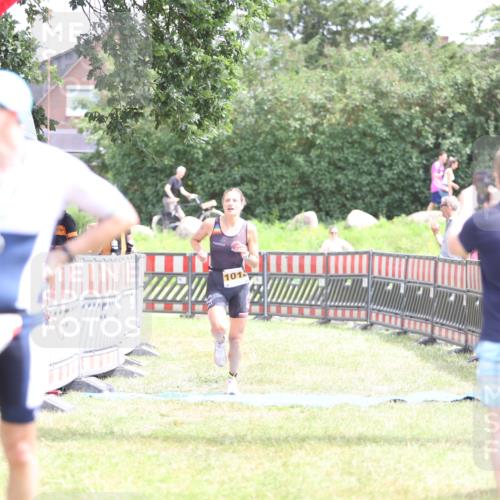 21.06.2026 - 29. Vierlanden-Triathlon Andreas Tolksdorf http://msf.ph/oto/9891381 21.06.2026 13:22:20 Ziel 293, 779, 1014, 293, 779, 1014 meine-sportfotos.de