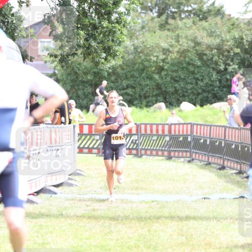 21.06.2026 - 29. Vierlanden-Triathlon Andreas Tolksdorf http://msf.ph/oto/9891385 21.06.2026 13:22:21 Ziel 293, 779, 1014, 293, 779, 1014 meine-sportfotos.de