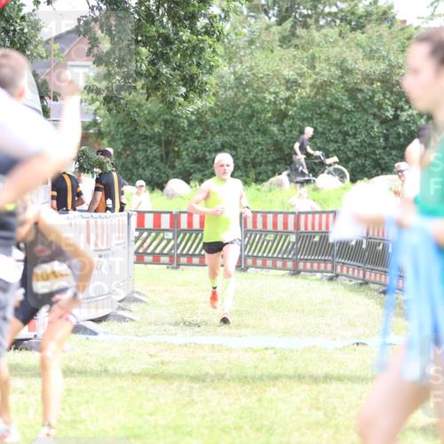 21.06.2026 - 29. Vierlanden-Triathlon Andreas Tolksdorf http://msf.ph/oto/9891386 21.06.2026 13:22:24 Ziel 293, 779, 1014, 293, 779, 1014 meine-sportfotos.de