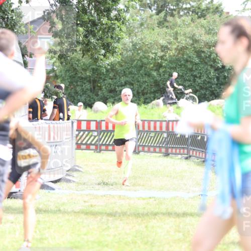 21.06.2026 - 29. Vierlanden-Triathlon Andreas Tolksdorf http://msf.ph/oto/9891387 21.06.2026 13:22:24 Ziel 293, 779, 1014, 293, 779, 1014 meine-sportfotos.de