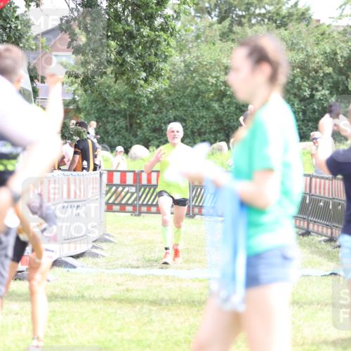 21.06.2026 - 29. Vierlanden-Triathlon Andreas Tolksdorf http://msf.ph/oto/9891391 21.06.2026 13:22:24 Ziel 293, 779, 1014, 293, 779, 1014 meine-sportfotos.de
