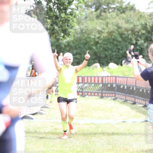 21.06.2026 - 29. Vierlanden-Triathlon Andreas Tolksdorf http://msf.ph/oto/9891398 21.06.2026 13:22:26 Ziel 293, 756, 779, 1014, 293, 756, 779, 1014 meine-sportfotos.de