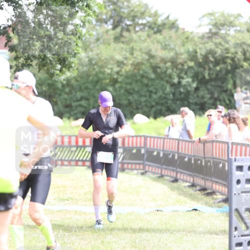 21.06.2026 - 29. Vierlanden-Triathlon Andreas Tolksdorf http://msf.ph/oto/9891403 21.06.2026 13:22:37 Ziel 756, 1017, 756, 1017 meine-sportfotos.de