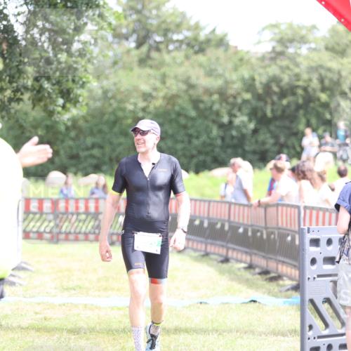 21.06.2026 - 29. Vierlanden-Triathlon Andreas Tolksdorf http://msf.ph/oto/9891408 21.06.2026 13:22:39 Ziel 756, 1017, 756, 1017 meine-sportfotos.de