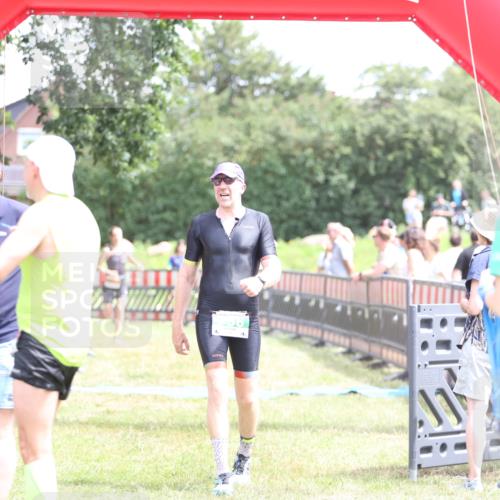 21.06.2026 - 29. Vierlanden-Triathlon Andreas Tolksdorf http://msf.ph/oto/9891412 21.06.2026 13:22:40 Ziel 756, 1017, 756, 1017 meine-sportfotos.de