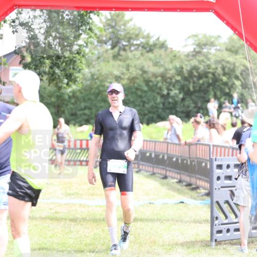 21.06.2026 - 29. Vierlanden-Triathlon Andreas Tolksdorf http://msf.ph/oto/9891413 21.06.2026 13:22:40 Ziel 756, 1017, 756, 1017 meine-sportfotos.de