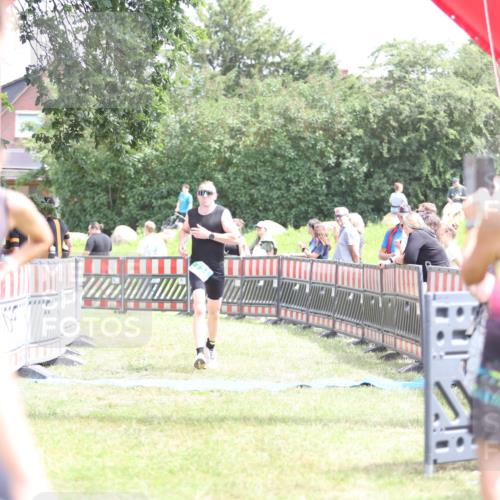 21.06.2026 - 29. Vierlanden-Triathlon Andreas Tolksdorf http://msf.ph/oto/9891427 21.06.2026 13:22:57 Ziel 630, 675, 729, 731, 630, 675, 729, 731 meine-sportfotos.de