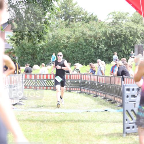21.06.2026 - 29. Vierlanden-Triathlon Andreas Tolksdorf http://msf.ph/oto/9891428 21.06.2026 13:22:58 Ziel 630, 675, 729, 731, 630, 675, 729, 731 meine-sportfotos.de