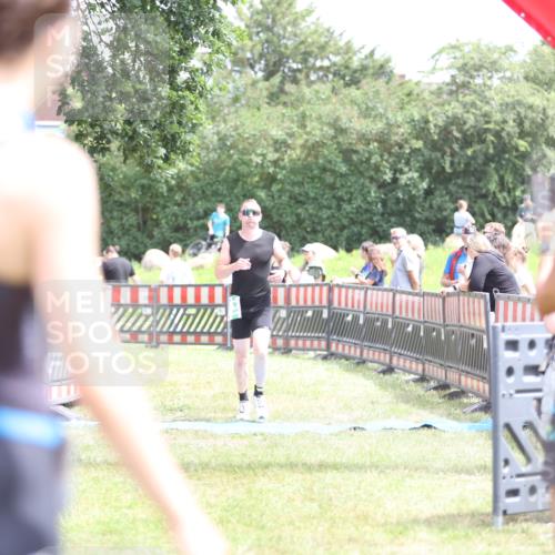21.06.2026 - 29. Vierlanden-Triathlon Andreas Tolksdorf http://msf.ph/oto/9891433 21.06.2026 13:22:58 Ziel 630, 675, 729, 731, 630, 675, 729, 731 meine-sportfotos.de