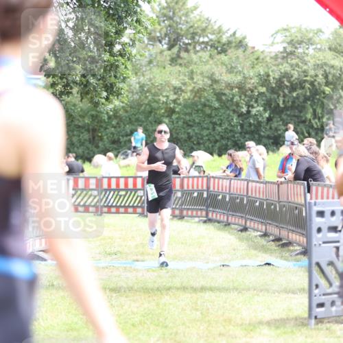 21.06.2026 - 29. Vierlanden-Triathlon Andreas Tolksdorf http://msf.ph/oto/9891436 21.06.2026 13:22:58 Ziel 630, 675, 729, 731, 630, 675, 729, 731 meine-sportfotos.de