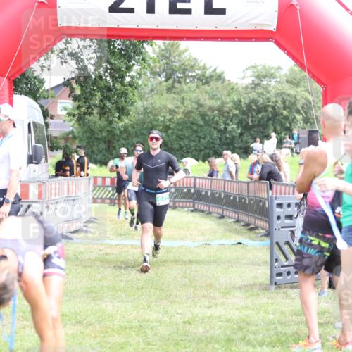 21.06.2026 - 29. Vierlanden-Triathlon Andreas Tolksdorf http://msf.ph/oto/9891444 21.06.2026 13:23:05 Ziel 39, 630, 675, 729, 39, 630, 675, 729 meine-sportfotos.de