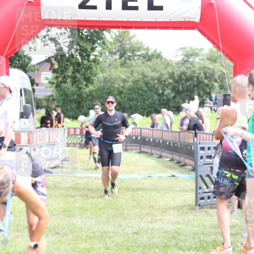 21.06.2026 - 29. Vierlanden-Triathlon Andreas Tolksdorf http://msf.ph/oto/9891446 21.06.2026 13:23:05 Ziel 39, 630, 675, 729, 39, 630, 675, 729 meine-sportfotos.de