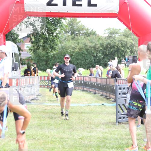 21.06.2026 - 29. Vierlanden-Triathlon Andreas Tolksdorf http://msf.ph/oto/9891447 21.06.2026 13:23:05 Ziel 39, 630, 675, 729, 39, 630, 675, 729 meine-sportfotos.de