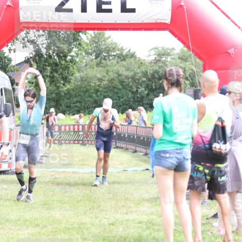 21.06.2026 - 29. Vierlanden-Triathlon Andreas Tolksdorf http://msf.ph/oto/9891450 21.06.2026 13:23:09 Ziel 39, 630, 729, 39, 630, 729 meine-sportfotos.de