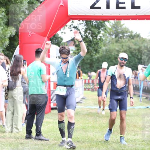 21.06.2026 - 29. Vierlanden-Triathlon Andreas Tolksdorf http://msf.ph/oto/9891460 21.06.2026 13:23:14 Ziel 39, 39 meine-sportfotos.de