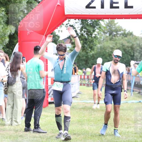 21.06.2026 - 29. Vierlanden-Triathlon Andreas Tolksdorf http://msf.ph/oto/9891461 21.06.2026 13:23:14 Ziel 39, 39 meine-sportfotos.de