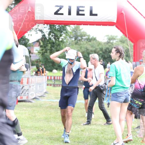 21.06.2026 - 29. Vierlanden-Triathlon Andreas Tolksdorf http://msf.ph/oto/9891469 21.06.2026 13:23:16 Ziel 39, 109, 39, 109 meine-sportfotos.de