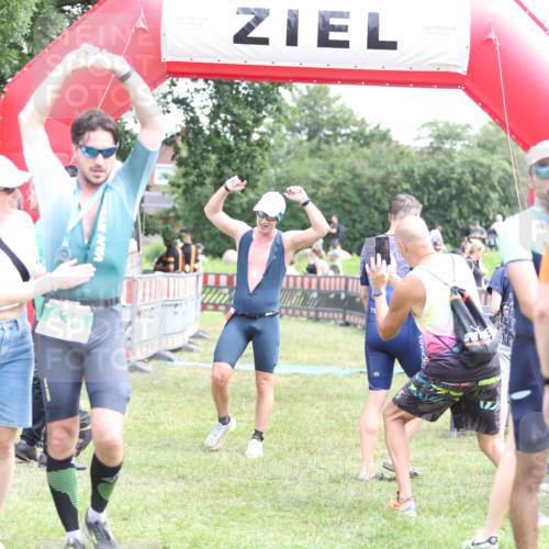 21.06.2026 - 29. Vierlanden-Triathlon Andreas Tolksdorf http://msf.ph/oto/9891470 21.06.2026 13:23:19 Ziel 109, 109 meine-sportfotos.de
