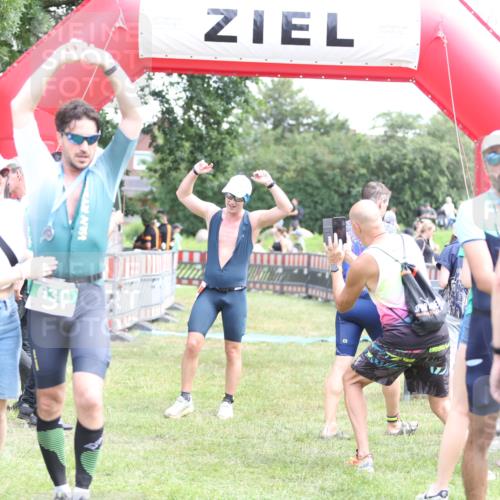21.06.2026 - 29. Vierlanden-Triathlon Andreas Tolksdorf http://msf.ph/oto/9891471 21.06.2026 13:23:19 Ziel 109, 109 meine-sportfotos.de