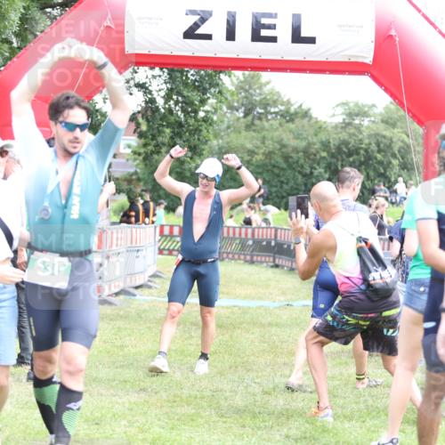 21.06.2026 - 29. Vierlanden-Triathlon Andreas Tolksdorf http://msf.ph/oto/9891472 21.06.2026 13:23:19 Ziel 109, 109 meine-sportfotos.de