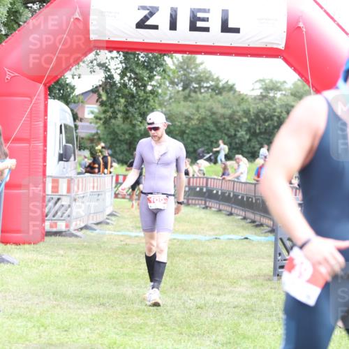 21.06.2026 - 29. Vierlanden-Triathlon Andreas Tolksdorf http://msf.ph/oto/9891476 21.06.2026 13:23:30 Ziel 109, 780, 109, 780 meine-sportfotos.de