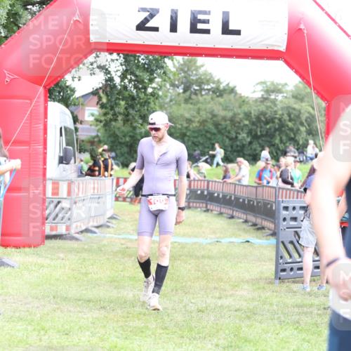 21.06.2026 - 29. Vierlanden-Triathlon Andreas Tolksdorf http://msf.ph/oto/9891478 21.06.2026 13:23:30 Ziel 109, 780, 109, 780 meine-sportfotos.de