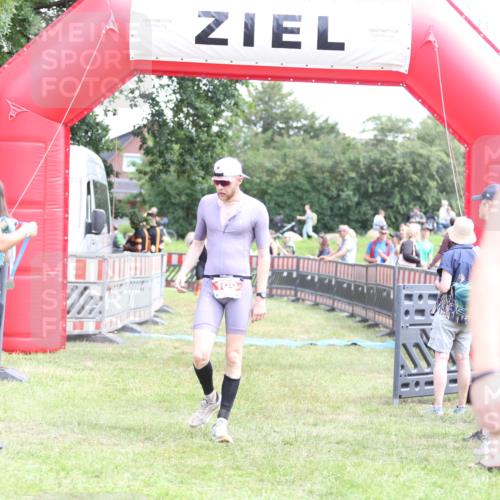 21.06.2026 - 29. Vierlanden-Triathlon Andreas Tolksdorf http://msf.ph/oto/9891479 21.06.2026 13:23:30 Ziel 109, 780, 109, 780 meine-sportfotos.de