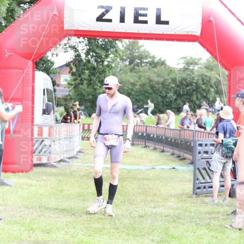 21.06.2026 - 29. Vierlanden-Triathlon Andreas Tolksdorf http://msf.ph/oto/9891480 21.06.2026 13:23:30 Ziel 109, 780, 109, 780 meine-sportfotos.de