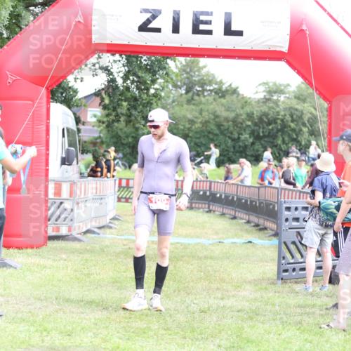 21.06.2026 - 29. Vierlanden-Triathlon Andreas Tolksdorf http://msf.ph/oto/9891481 21.06.2026 13:23:30 Ziel 109, 780, 109, 780 meine-sportfotos.de