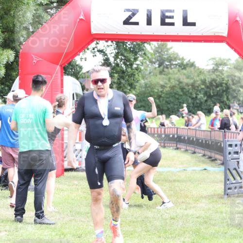 21.06.2026 - 29. Vierlanden-Triathlon Andreas Tolksdorf http://msf.ph/oto/9891482 21.06.2026 13:23:43 Ziel 896, 896 meine-sportfotos.de