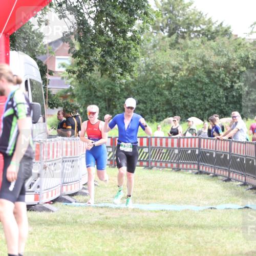 21.06.2026 - 29. Vierlanden-Triathlon Andreas Tolksdorf http://msf.ph/oto/9891491 21.06.2026 13:24:05 Ziel 633, 759, 1000, 633, 759, 1000 meine-sportfotos.de