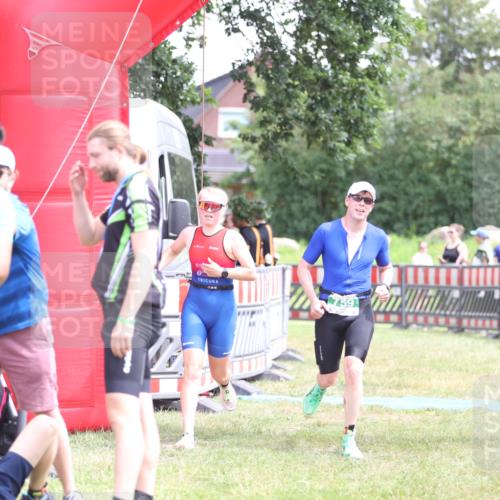 21.06.2026 - 29. Vierlanden-Triathlon Andreas Tolksdorf http://msf.ph/oto/9891503 21.06.2026 13:24:06 Ziel 633, 759, 983, 1000, 633, 759, 983, 1000 meine-sportfotos.de