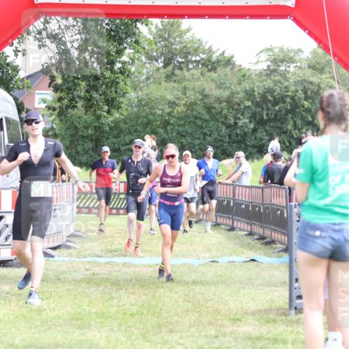 21.06.2026 - 29. Vierlanden-Triathlon Andreas Tolksdorf http://msf.ph/oto/9891531 21.06.2026 13:24:17 Ziel 288, 633, 680, 777, 983, 985, 288, 633, 680, 777, 983, 985 meine-sportfotos.de