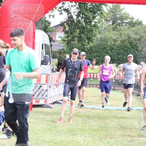 21.06.2026 - 29. Vierlanden-Triathlon Andreas Tolksdorf http://msf.ph/oto/9891547 21.06.2026 13:24:21 Ziel 288, 628, 633, 680, 777, 983, 985, 288, 628, 633, 680, 777, 983, 985 meine-sportfotos.de